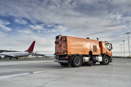 Hier haben Fondsmanager im ersten Quartal Schweizer Aktien gekauft oder abgestossen Ein Hochgeschwindigkeits-Flughafenreinigungsfahrzeuge von Bucher Industries.