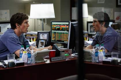 Michael Burry schichtet Portfolio um und warnt vor einer Überhitzung an den US-Börsen Christian Bale spielt Michael Burry in der Verfilmung "The Big Short".