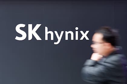 240 Prozent Rendite in zehn Monaten: Warum diese Tech-Aktie zum Überflieger wurde Das Logo des südkoreanischen Technologieunternehmens SK Hynix.