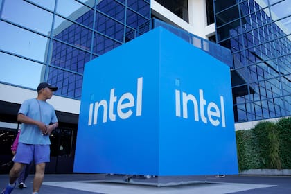 Börsen-Ticker: US-Anleger nach Jobdaten optimistisch - Intel-Aktie deutlich höher - SMI schliesst fester - Aktien von Amrize Tagesgewinner Vor dem Hauptquartier von Intel in Santa Clara, Kalifornien.