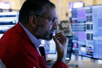 Börsen-Ticker: US-Märkte in Aufwärtstendenz - Schweizer Markt mit Verlusten - Schwergewichte belasten - Barry Callebaut sackt ab Trader an der Börse bei der Wall Street in New York, USA (November 2025).