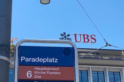 Warum Grosskanzleien sich bei den Sammelklagen gegen die UBS zurückhalten Hauptsitz der UBS am Paradeplatz in Zürich.