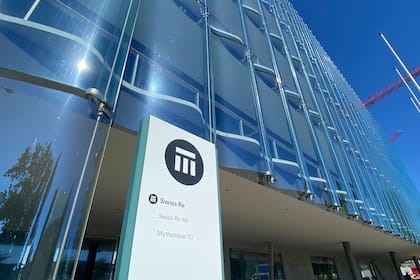Swiss Re: Fällt auch noch die letzte Verkaufsempfehlung? Am Sitz von Swiss Re in Zürich.