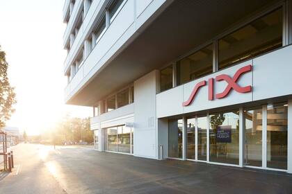 Deutsche Bank widerspricht Julius Bär beim SMI Der Eingang zur Schweizer Börse SIX in Zürich.