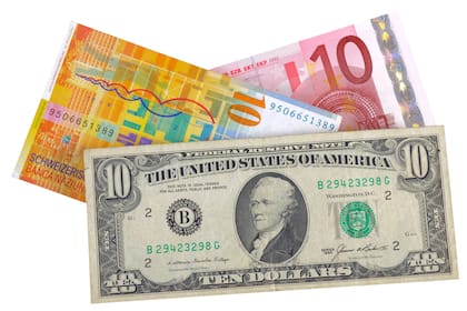 Inflation: Warum Dollar und Euro Kaufkraftverluste von rund 50 Prozent erleiden Banknoten von verschiedenen Währungen (2024).