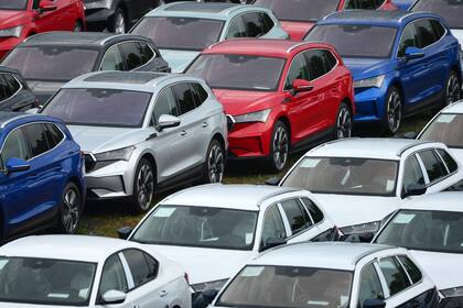 Das sind die beliebtesten Autos der Schweiz Autos der VW-Tochter Skoda in Mnichovo Hradiste, Tschechien: Der Hersteller bekommt zu wenige Chips - Juni 2016.