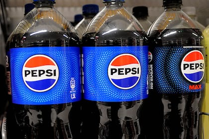 Herabstufung der Pepsico-Aktie: Platzt der Traum vom Turnaround? Getränkeflaschen von Pepsi am Flughafen Kastrup in Kopenhagen.