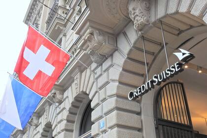 Credit Suisse nicht länger pessimistisch für Aktien Credit Suisse Logo im Kanton Zürich.