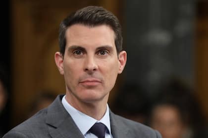 «Bestraft wird, wer den Wecker stellt und arbeiten geht» Thierry Burkart, FDP, im einem Interview des Schweizer Fernsehens im Bundeshaus in Bern (2023).