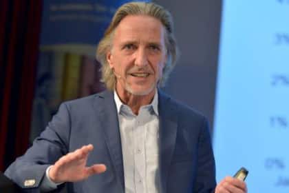 Martin Neff über Airbnb: «Kann gute Idee sein, mit einem Engagement abzuwarten» Martin Neff, Chefökonom der Raiffeisengruppe.