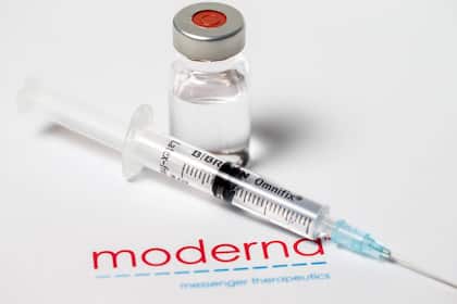 Börsen-Live-Ticker: US-Börsen erreichen nur mühsam neue Rekordstände - SMI schliesst im Minus - Microsoft gefragt - US-Pharmawerte unter Druck - Novartis, Nestlé und Roche verlieren ebenfalls Moderna hat am 16. November Forschungsresultate für einen Corona-Impfstoff vorgestellt.