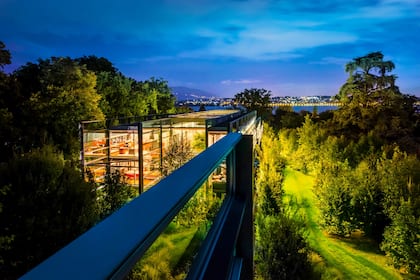 Börsen-Ticker: SMI schliesst im Gewinn - Richemont und Amrize top - UBS und ABB unter Druck - Konsumtitel und Grundstoffe gefragt Hauptsitz von Richemont in Genf.