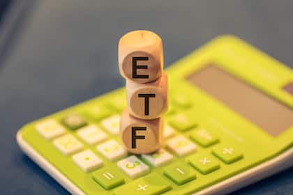 Das sind die grössten Risiken beim Investieren mit ETFs Ein ETF ist ein Investmentfonds, der an einer Börse gehandelt wird.