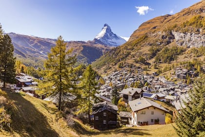 In diesen Alpendestinationen sind Immobilien noch günstig Blick auf Zermatt und das Matterhorn.