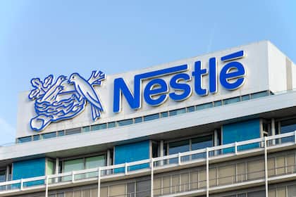 Nestlé-Aktie löst sich von Sieben-Monate-Tief Nestlé-Logo auf der Niederlassung in Frankfurt.
