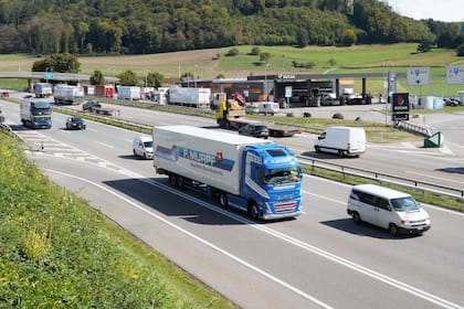 Spritpreise sind auf Rekordhoch: So verbraucht das Auto bis zu 20 Prozent weniger Benzin Autobahn A1 bei der Raststätte Grauholz (2023).