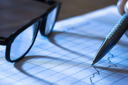 Privatanleger greifen bei Aktien beherzt zu Kaufen, halten oder gar verkaufen?