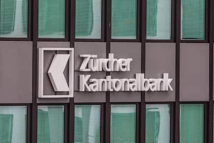 Rekordzahlen ZKB: Das sagt die Kantonalbank zum CS-Effekt Fassade der Filiale der Zürcher Kantonalbank bei der Hardbrücke im Industriequartier.
