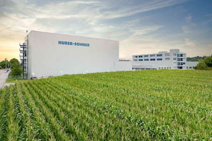 US-Bank springt bei früherem Schweizer Börsenüberflieger auf Gebäude von Huber+Suhner in Witzberg.