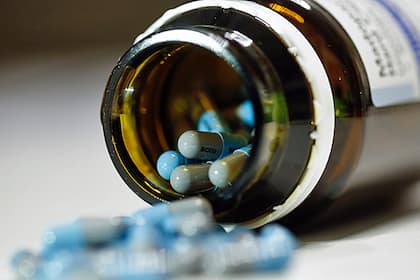 Schweizer Firma kämpft gegen gefälschte Medikamente & Co Tabletten von Roche.