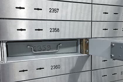 Run auf Gold und Silber: So viel kostet ein Bankschliessfach Wertgegenstände sicher aufbewahren: Schliessfächer in einer Bank.