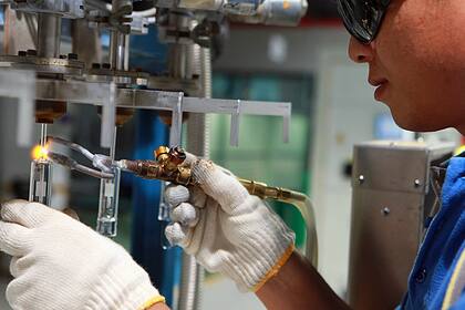 «Der Arbeitsmarkt hat gedreht» Ein Arbeiter beim Löten.