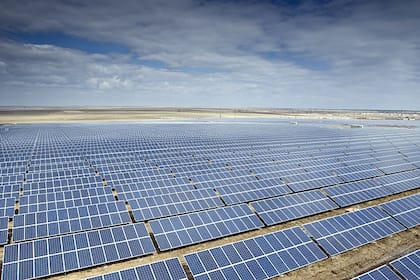 In der EU fehlt ein Label für nachhaltige Anlagen - die Branche improvisiert Blick auf einen Solarpark.