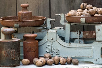 Credit Suisse bei Aktien untergewichtet Was wiegt wie schwer? Am Aktienmarkt werden Bewertungen vorgenommen.