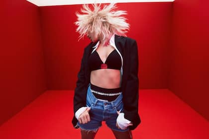 So will die Modemarke Boss für Junge attraktiv werden Hugo Boss will mit einer neuen Kampagne auf dem Radar der Millennials und Generation Z erscheinen.