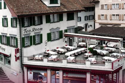 Weshalb traditionelle Immobilie im Herzen der Schweiz keinen Käufer findet Das ehemalige Haug Confiserie Café Restaurant steht mitten in Schwyz.