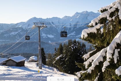Schweizer Gemeinden wollen Weisse Arena kaufen Die Gemeinden Flims, Laax und Falera wollen die Anlagen der Weissen Arena kaufen.
