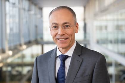 ZKB-Research-Chef: «Ein Investment, das heute eher unglücklich aussieht, kann sich in zwei oder fünf Jahren als Perle erweisen» Bernd Laux, Leiter Research Zürcher Kantonalbank (2026).