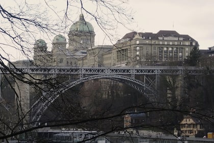 Bundesangestellte zittern um ihren Teuerungsausgleich Winterliche Stimmung und Blick auf das Bundeshaus und das Hotel Bellevue Palace.