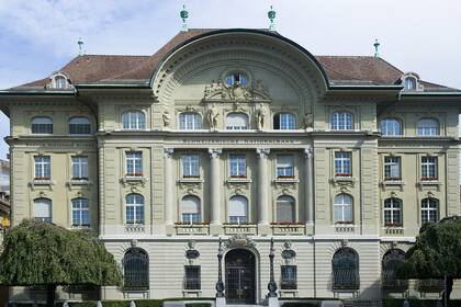 Nach dem «Zoll-Hammer»: Geht die SNB bei den Zinsen wieder unter Null? Der Sitz der Nationalbank in Bern im französisch inspirierten bernischen Repräsentationsstil.