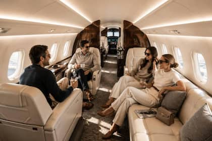 Privatjet-Sharing: Fliegen für ein breites Publikum ab 990 Franken <p>Für Gruppen oder Familien stehen in den Flugzeugen von PeakJet abgetrennte Bereiche zur Verfügung. Das Streckennetz soll rasch erweitert werden.</p>