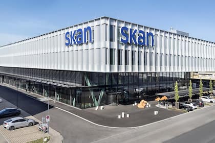 Das Ende der Durststrecke? Warum diese Schweizer Medtech-Aktie plötzlich wieder gefragt ist Der Hauptsitz des Isolatortechnologie-Unternehmens Skan in Allschwil.
