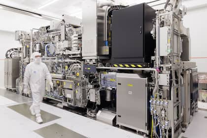 Infineon bis Rheinmetall: Die europäischen Börsenstars und Absturzkandidaten des ersten Halbjahrs Eine Lithografiemaschine von ASML zur Herstellung von Halbleiter-Chips.