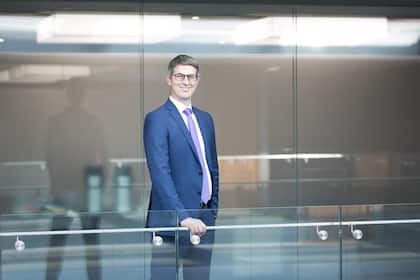 «Die Preise reagieren auf höhere Zölle schnell» <p>Tilmann Galler ist globaler Marktstratege bei J.P. Morgan. In Frankfurt stationiert, arbeitet er bei den viel beachteten Long-Term Capital Market Assumptions mit.</p>