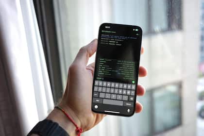 Whatsapp ohne Internet: Twitter-Gründer enthüllt neue App <p>Um mit Bitchat zu chatten, benötigt man keinerlei Internet. Die Kommunikation läuft verschlüsselt über Bluetooth von Gerät zu Gerät.</p>