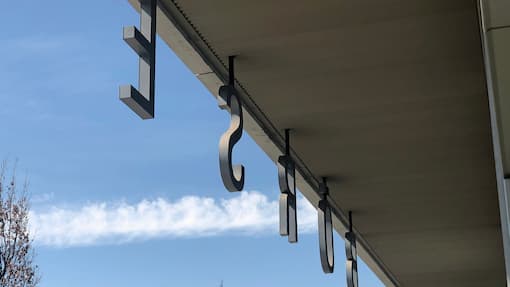 Diese gefallenen Schweizer Aktien sollten Anleger auf dem Radar haben Sitz der Schweizer Börse SIX an der Pfingstweidstrasse in Zürich.