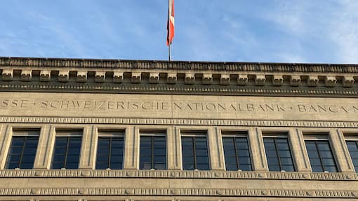 «Negativzinsen aufgeschoben, aber nicht aufgehoben»: Das sagen Experten zum SNB-Zinsentscheid Sitz der Schweizerischen Nationalbank in Zürich.