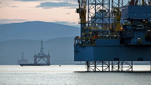 Diese Energieaktien haben auch bei erneut sinkenden Ölpreisen Potenzial Eine Bohrinsel, betrieben von Transocean.