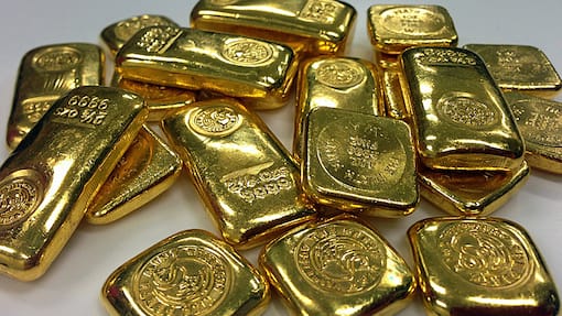 Goldpreis: Was nach dem heftigen Rückgang weitere Verkäufe auslösen kann Glänzend und wertvoll: Goldbarren.