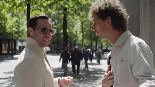 ETF-«Finance Bro» geht nach Interview viral - doch was ist ein Exchange-Traded Fund? Und wie macht man damit ein Vermögen? Bankangesteller Roman mit SRF-Reporter Donat Hofer in der Sendung «Donat auf Achse».