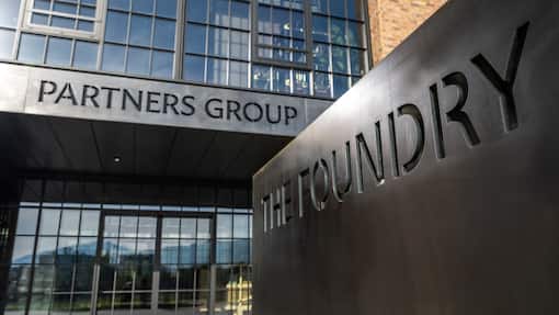 Das Management von Partners Group schlägt zu - und kauft erneut kräftig Aktien Zentrale von Partners Group in Baar ZG.