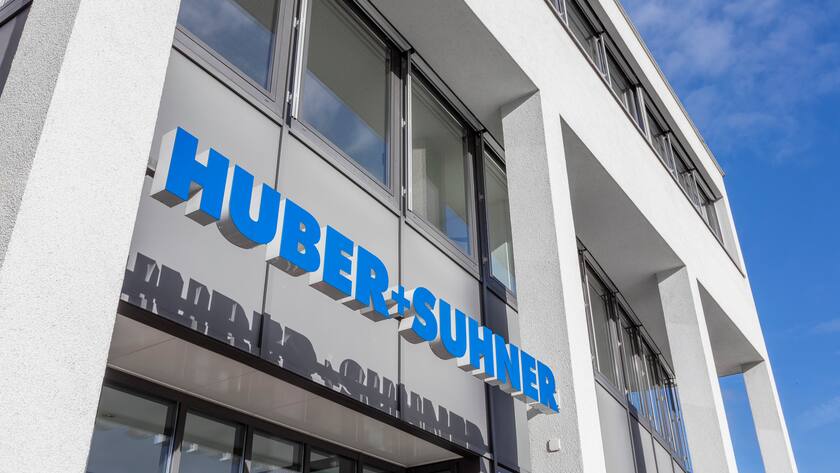 Das Logo des Verbindungstechnikspezialisten Huber+Suhner.