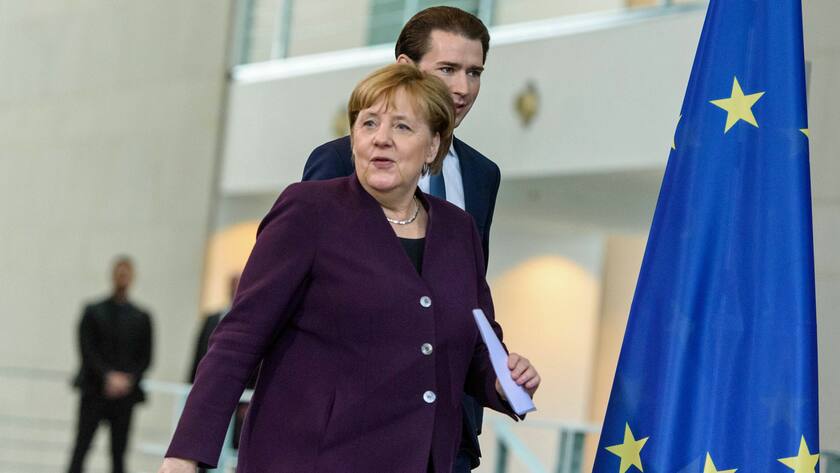 Bundeskanzlerin und Bundeskanzler: Angela Merkel, begleitet von Sebastian Kurz.