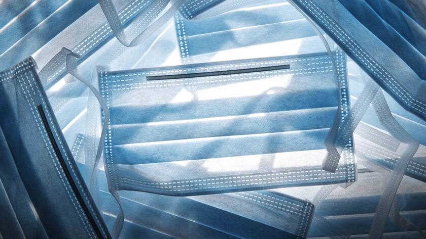 Schutzmasken für das Gesicht sind Teil des Schweizer Alltags geworden.