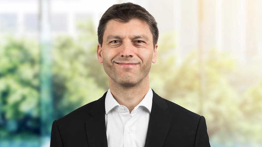 Patrik Schwendimann wechselt von der ZKB zu Emmi als Head of Investor Relations.
