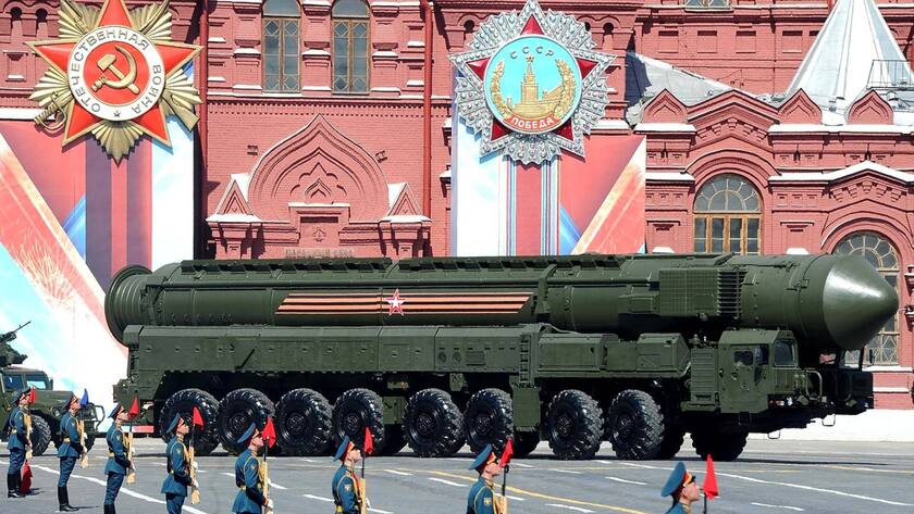 Nuklear-Rakete anlässlich einer Militärparade in Moskau, Russland (2022).